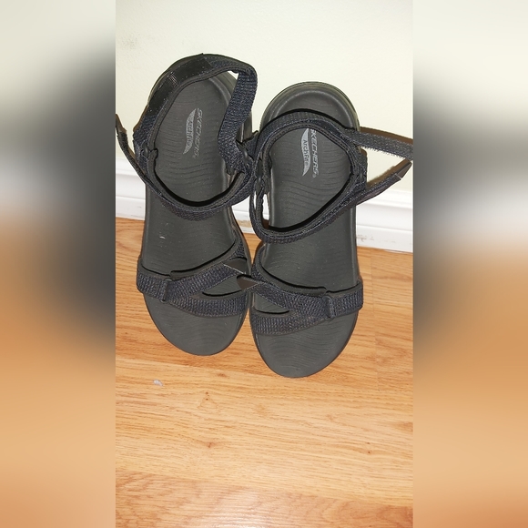 Sketchers ArchFit Women's Sandals - Picture 3 of 4